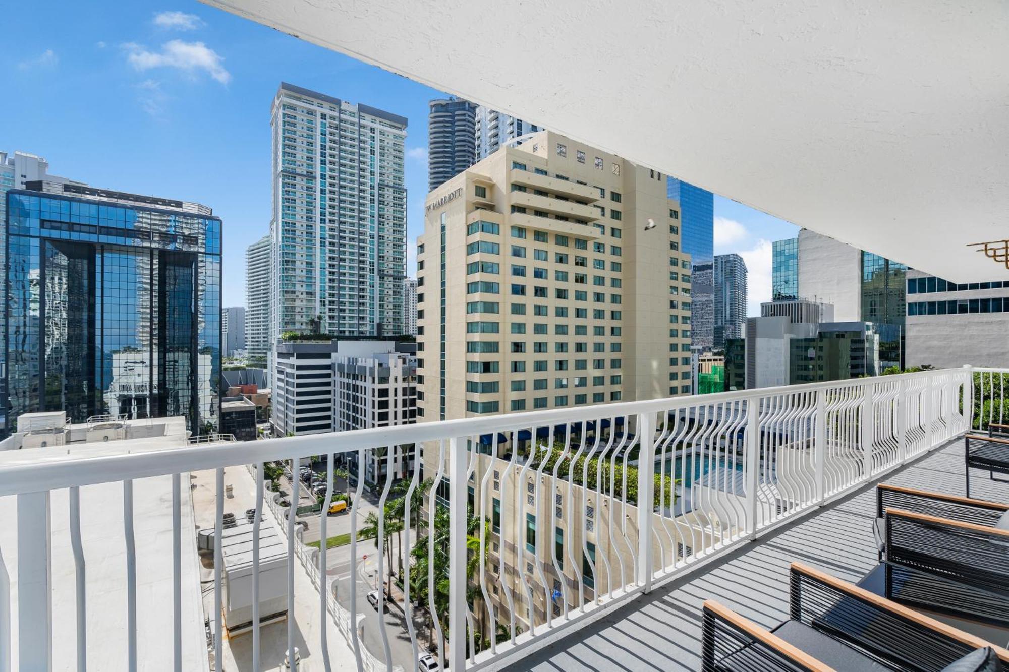 Luxurious 3br With Pool In Brickell