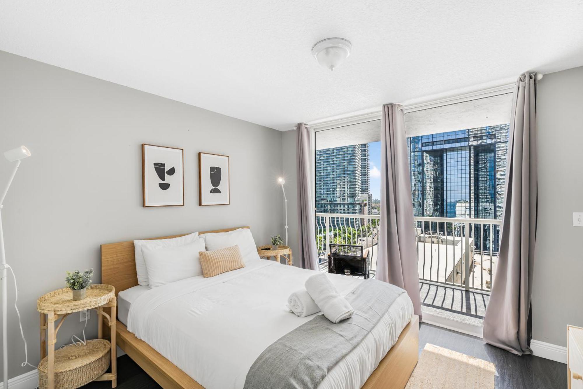 Luxurious 3br With Pool In Brickell Apartment