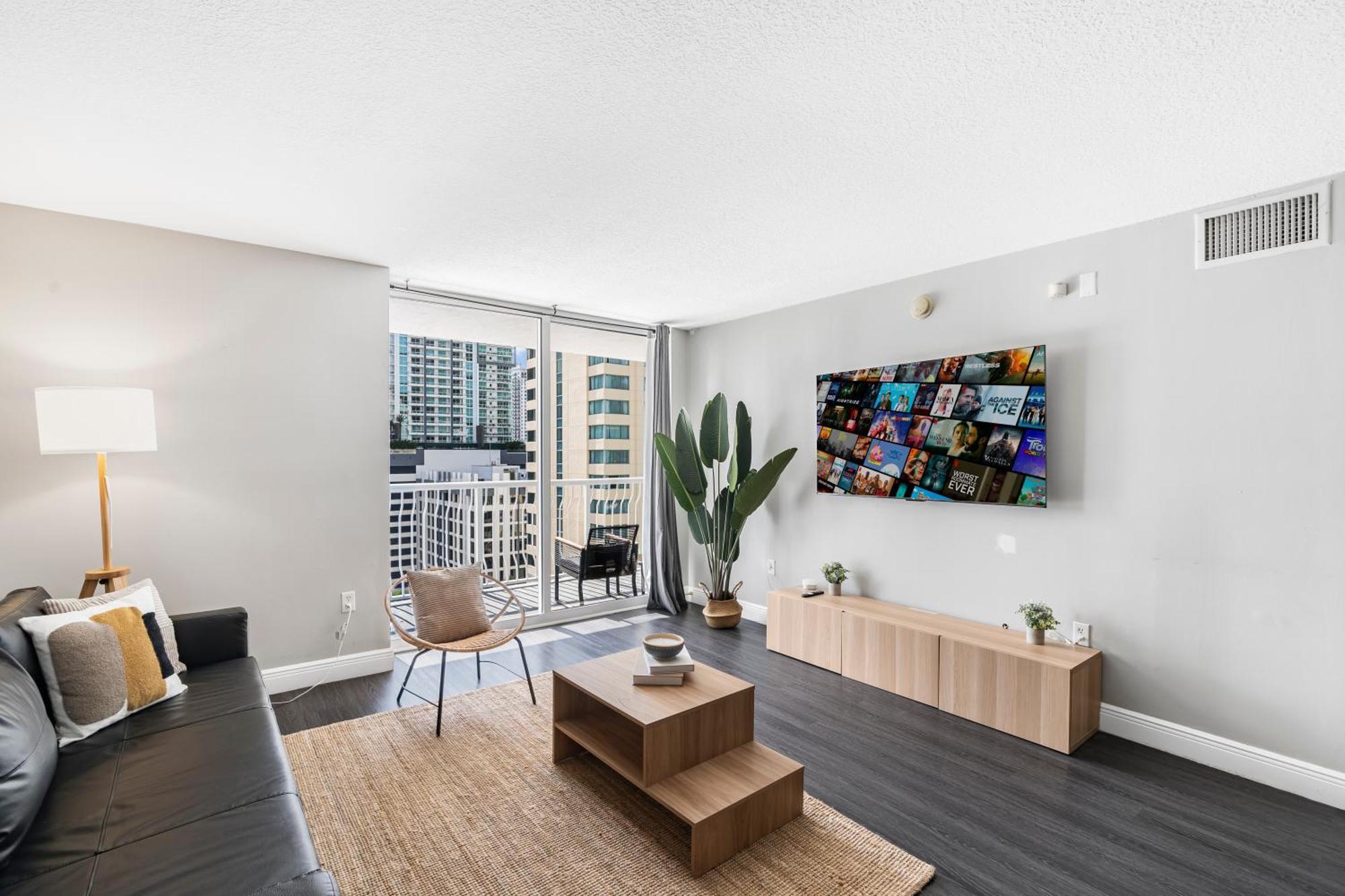Luxurious 3br With Pool In Brickell Apartment Miami