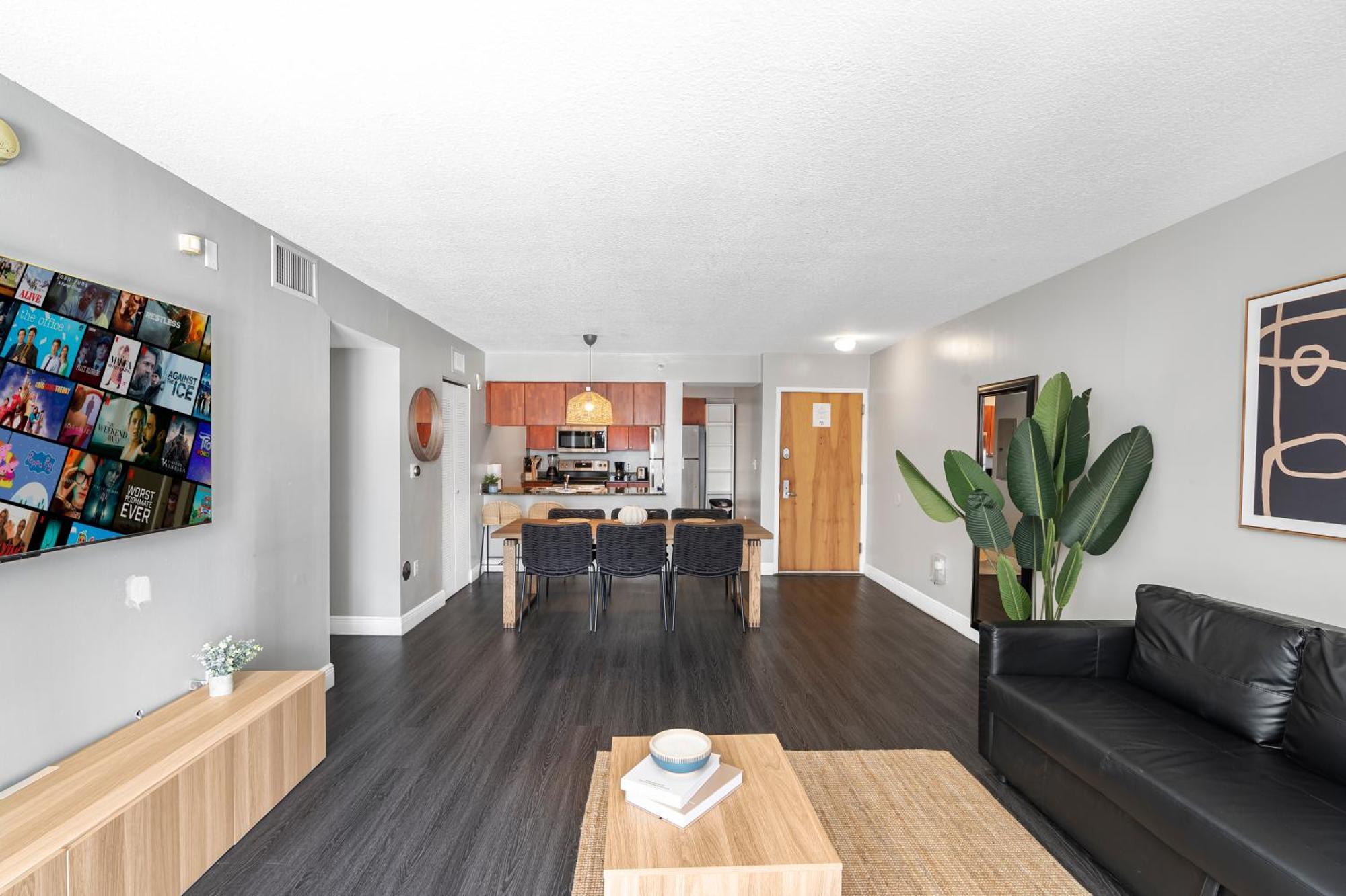 Luxurious 3br With Pool In Brickell Miami