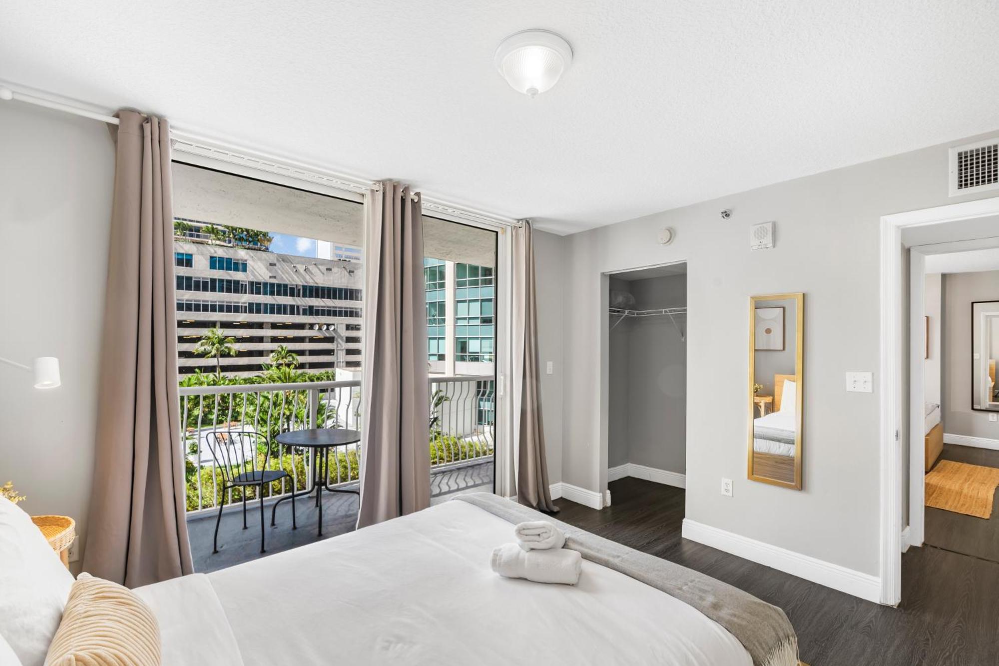 Luxurious 3br With Pool In Brickell * Miami