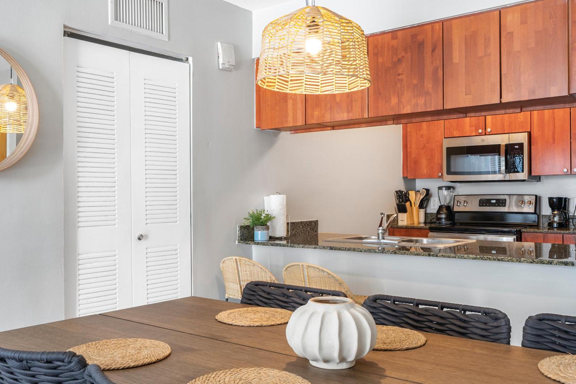 Luxurious 3br With Pool In Brickell Apartment